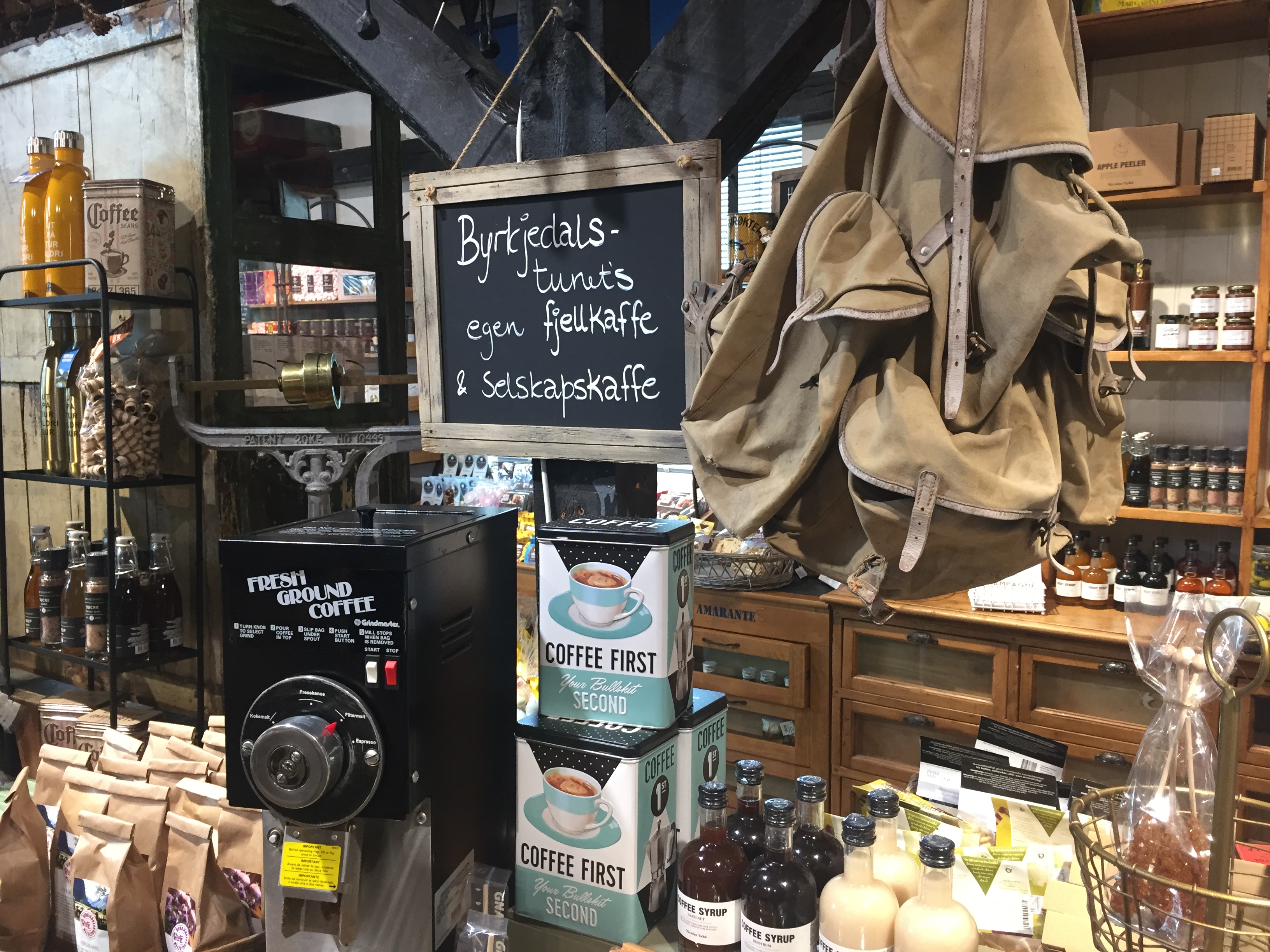 Byrkjedalstunet (byrkjedalstunet-kaffe.jpg)