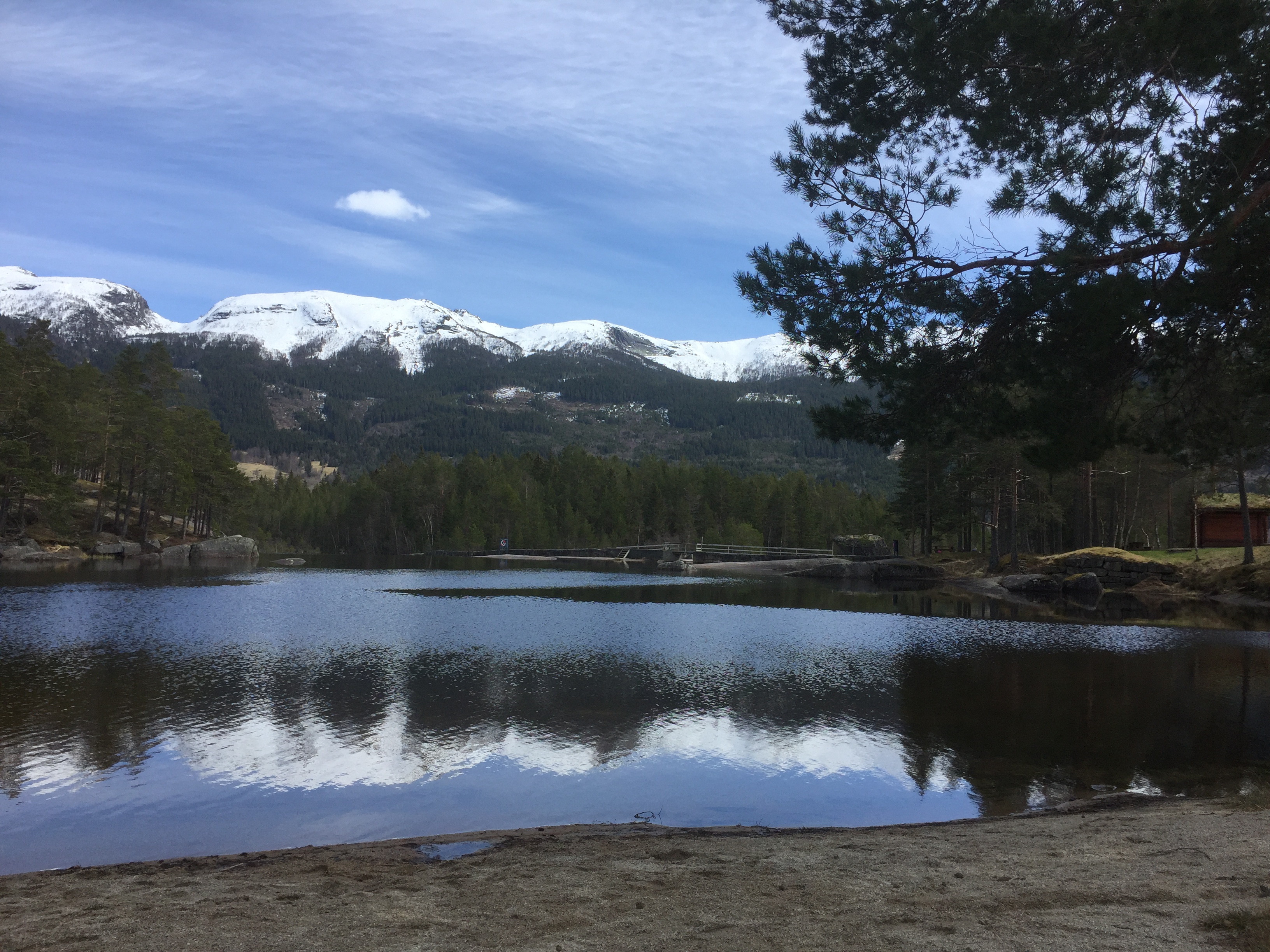 Honnevje rasteplass og badeplass (honnevje-badeplass.jpg)