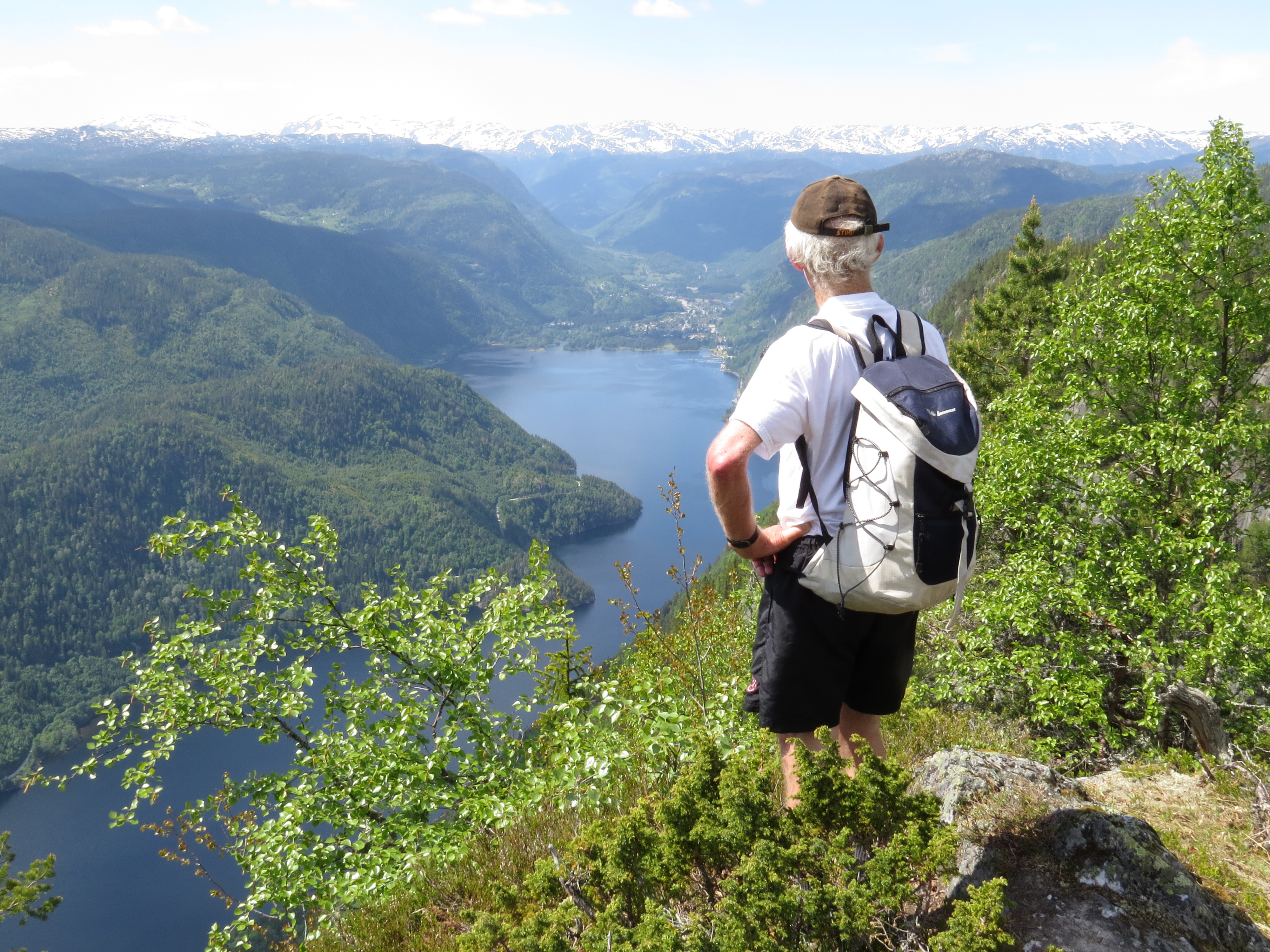 Lårdalstigen (einar-på-gløstøylnuten.jpg)