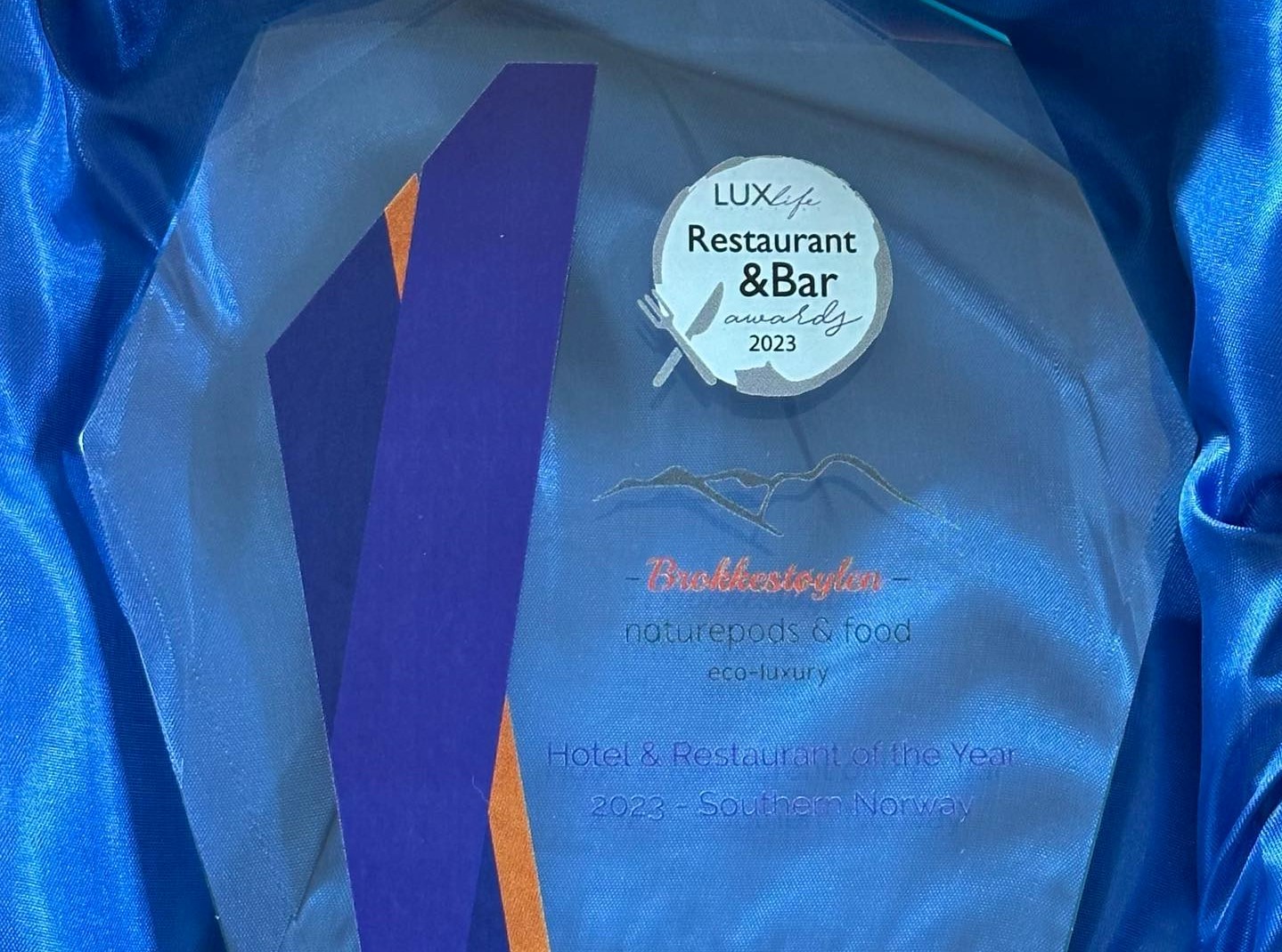 Brokkestøylen Glasskafé & Glamping (brokkestoylen-lux-award.jpg)
