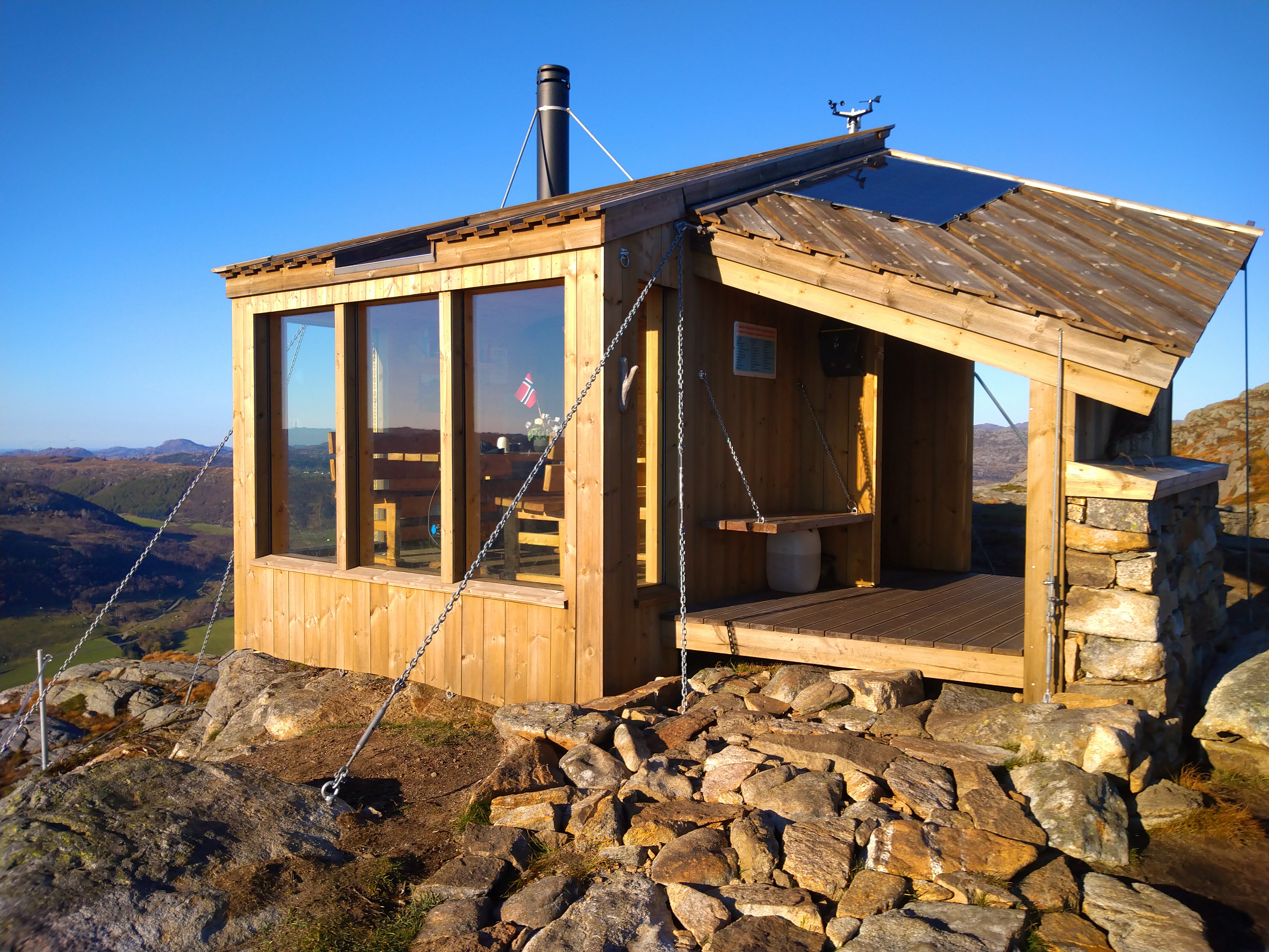 Storafjell gapahuk (1) (gapahuk1.jpg)