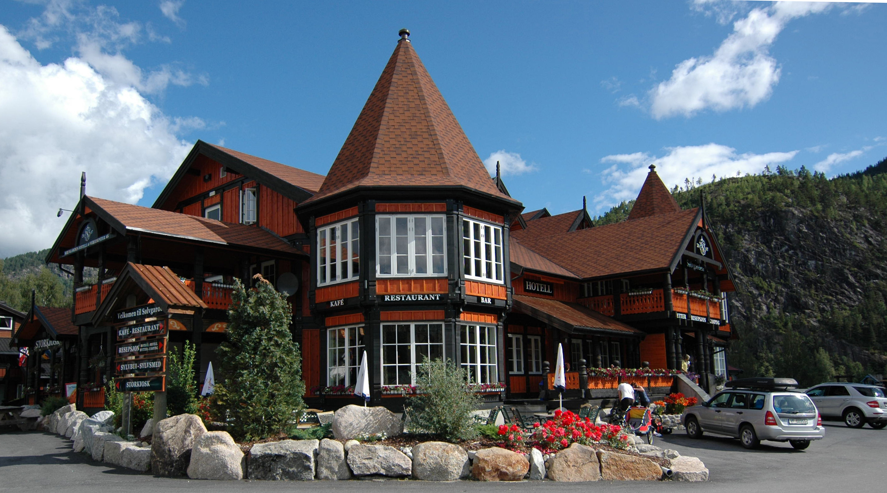 Sølvgarden hotell & feriesenter (soelvgarden-fasade-1.jpg)