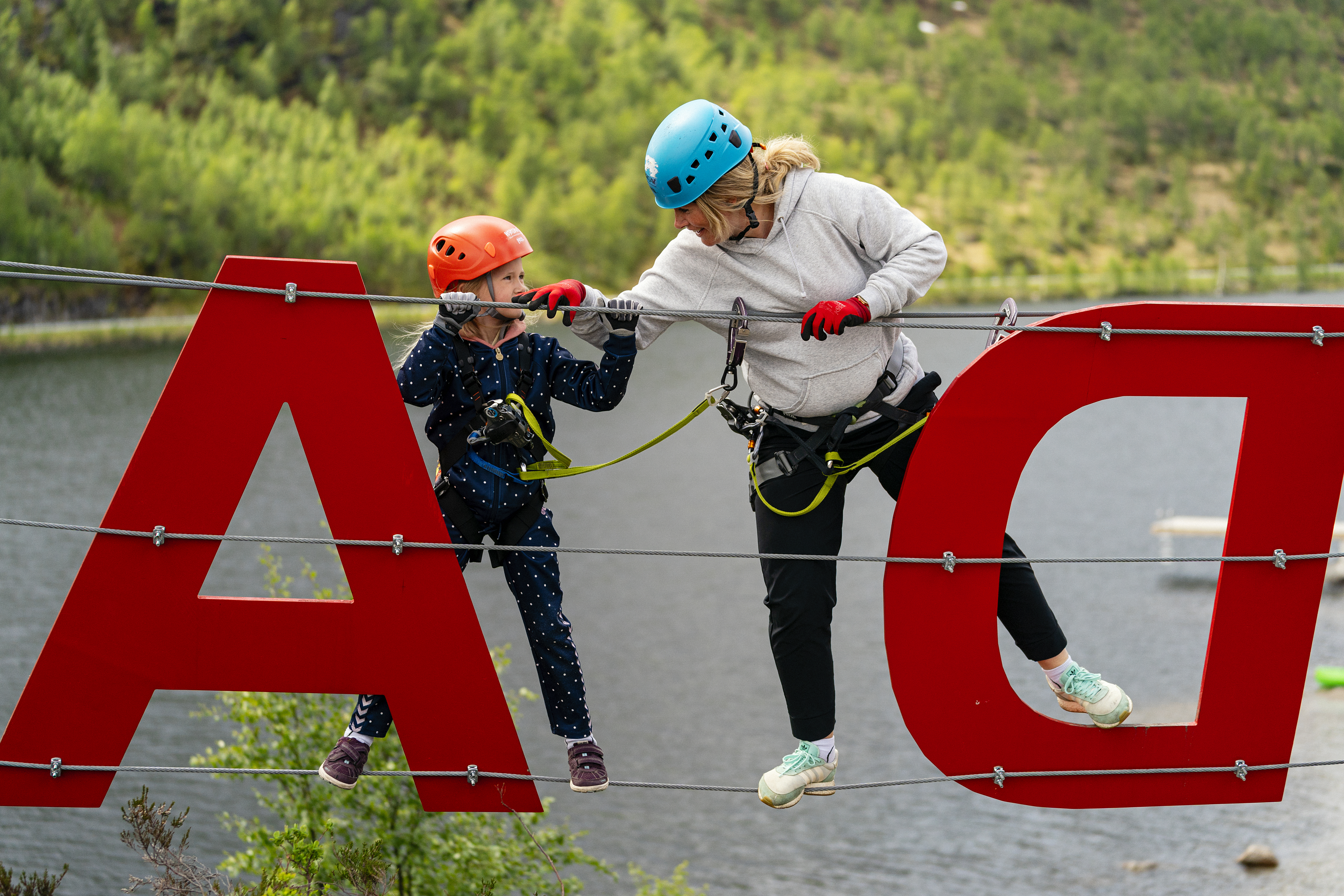 Høyt & Lavt, Sirdal klatrepark (høyt-og-lavt.jpg)
